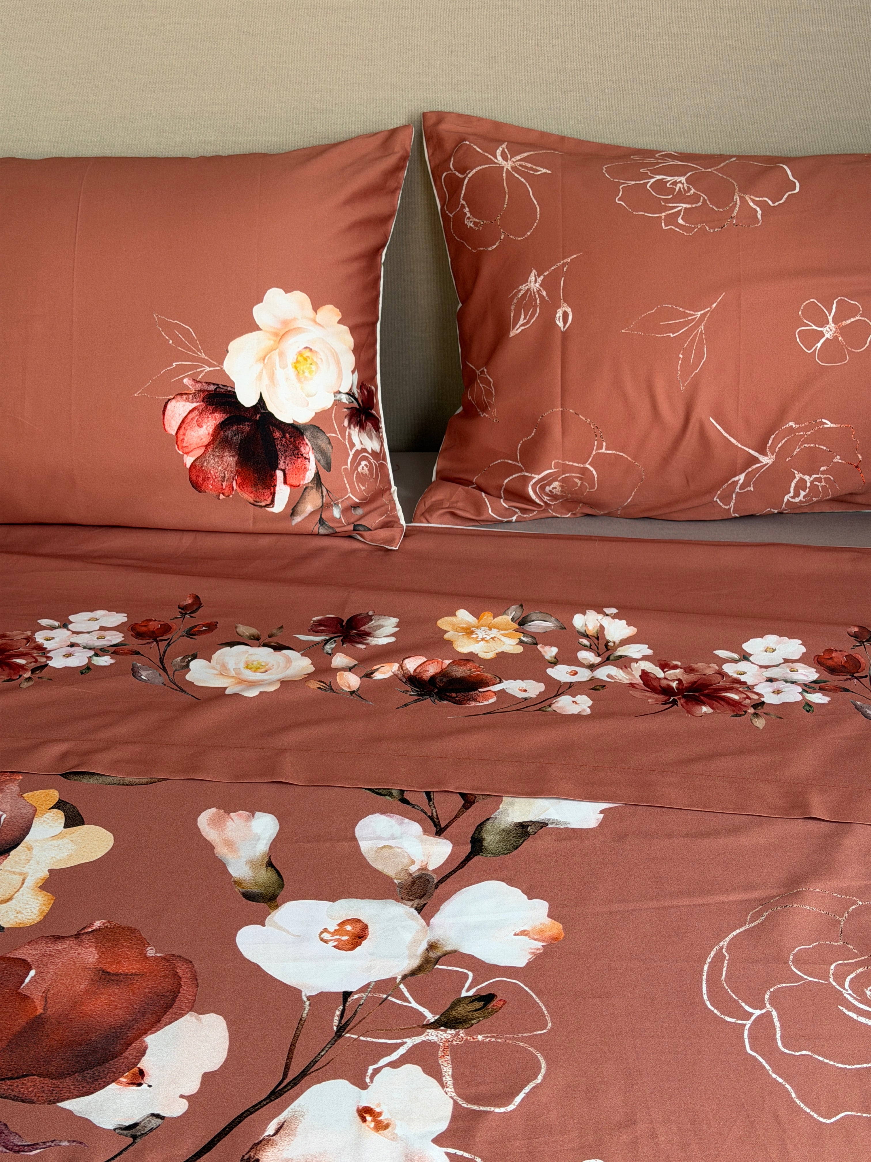Parure Lenzuola Copriletto Raso 300TC FIORI SUL LETTO - VITTORIA Letto Moreali Tessile Casa