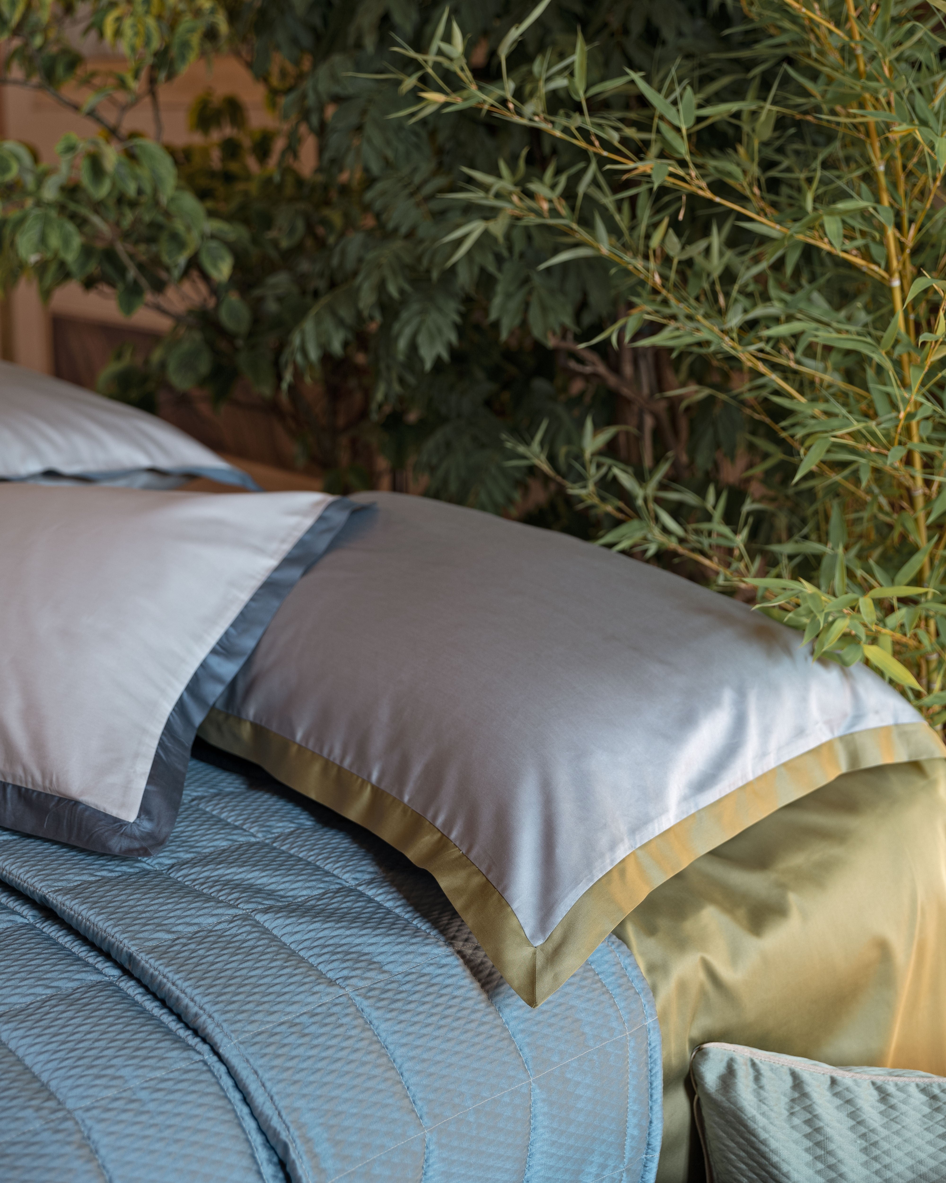 Completo Lenzuola Raso 300TC Bordino Suite Letto Reevèr