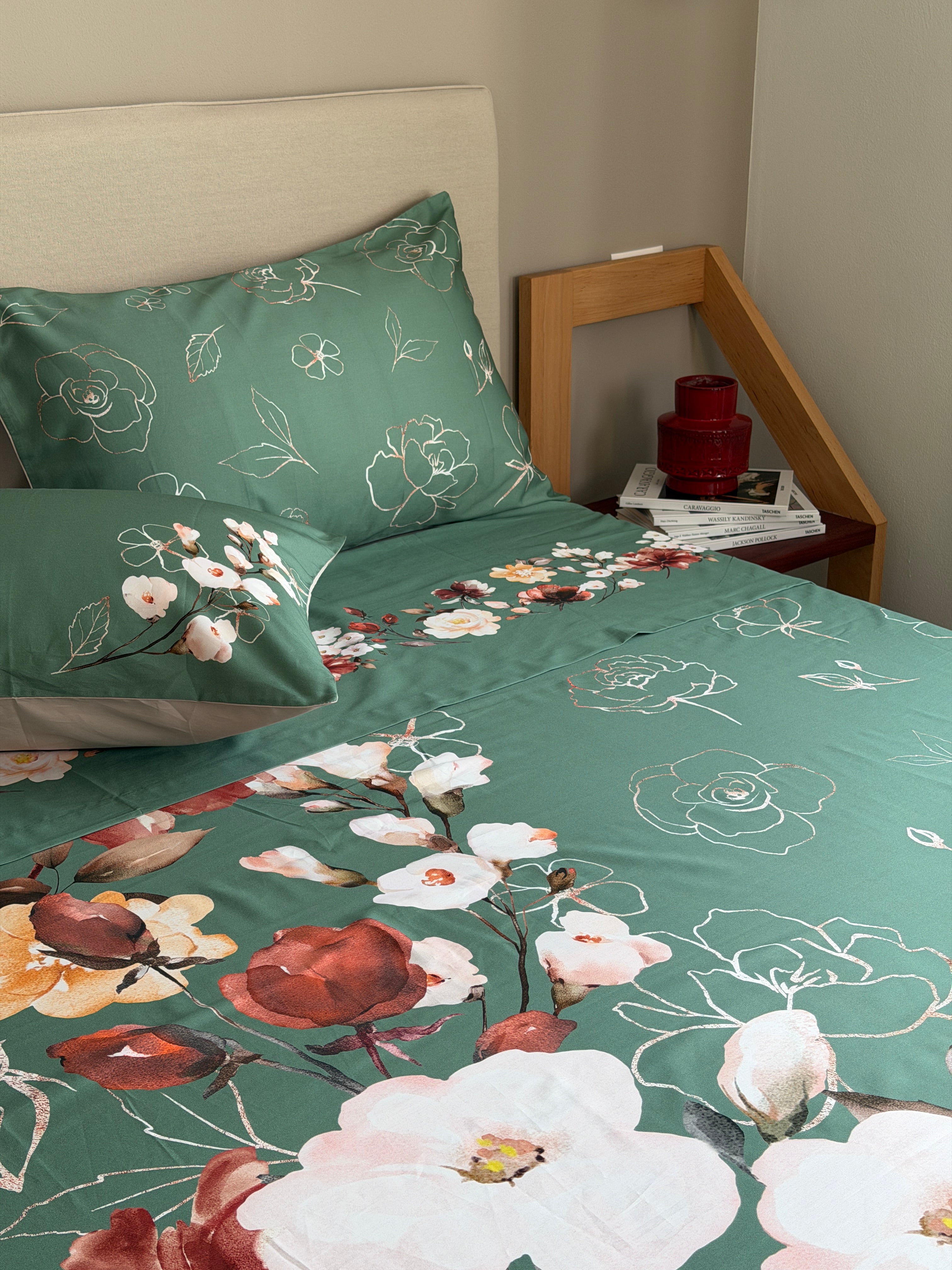 Parure Lenzuola Copriletto Raso 300TC FIORI SUL LETTO - VITTORIA Letto Moreali Tessile Casa