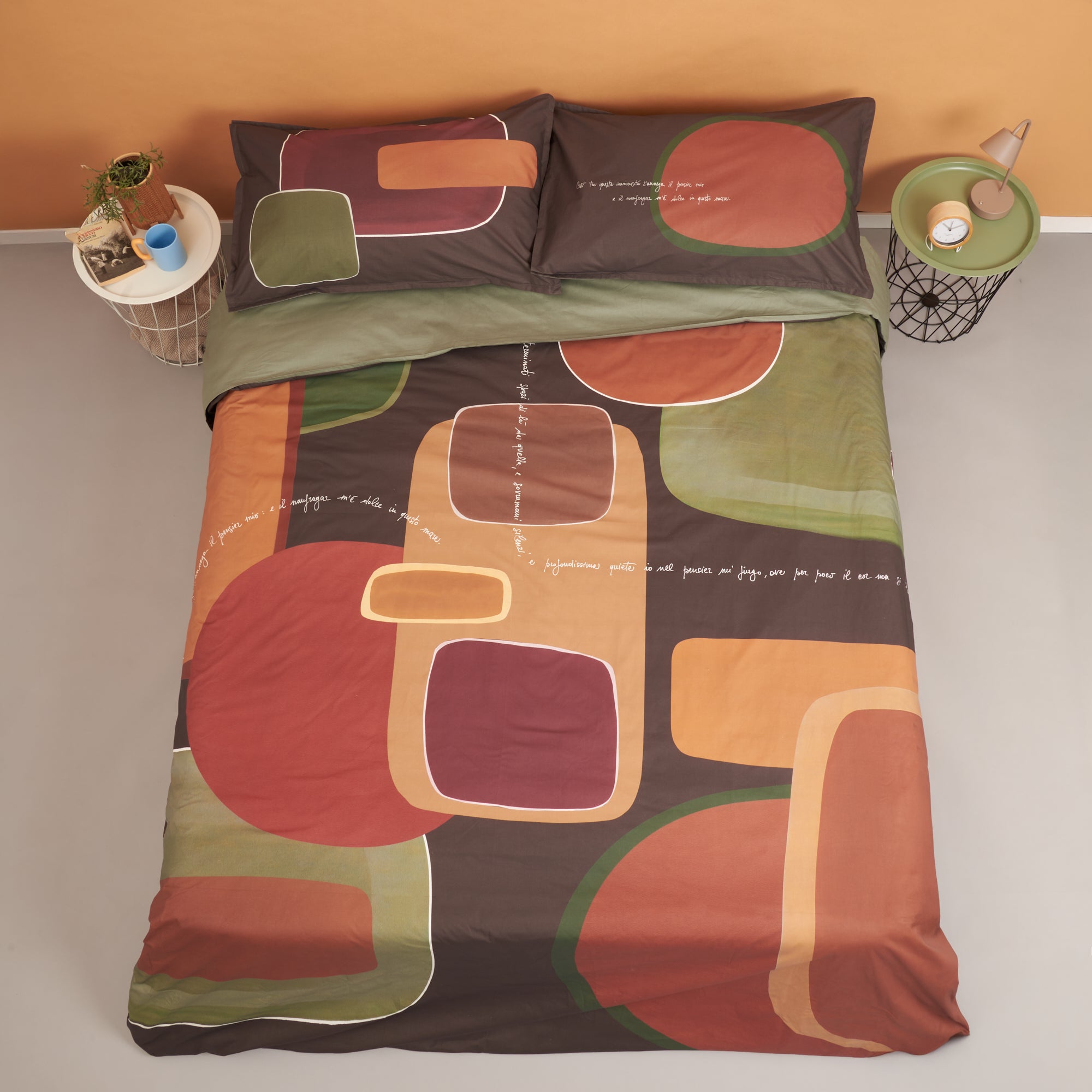 Parure Copripiumino Percalle Stampa Digitale INTRUSI D'AUTORE Letto Moreali Tessile Casa Matrimoniale Cioccolato