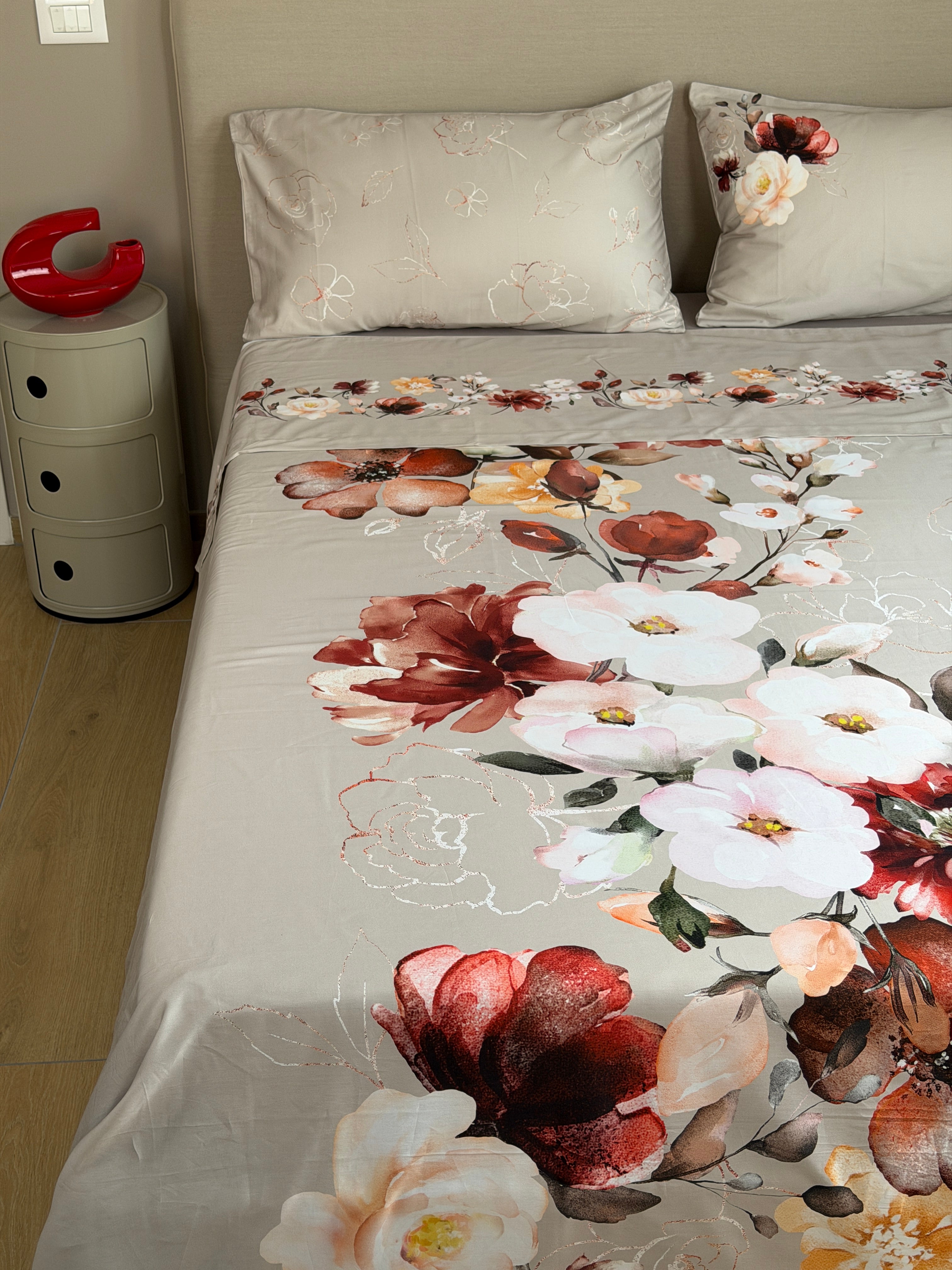Parure Lenzuola Copriletto Raso 300TC FIORI SUL LETTO - VITTORIA Letto Moreali Tessile Casa
