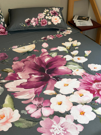 Parure Lenzuola Copriletto Raso 300TC FIORI SUL LETTO - VIOLA Letto Moreali Tessile Casa
