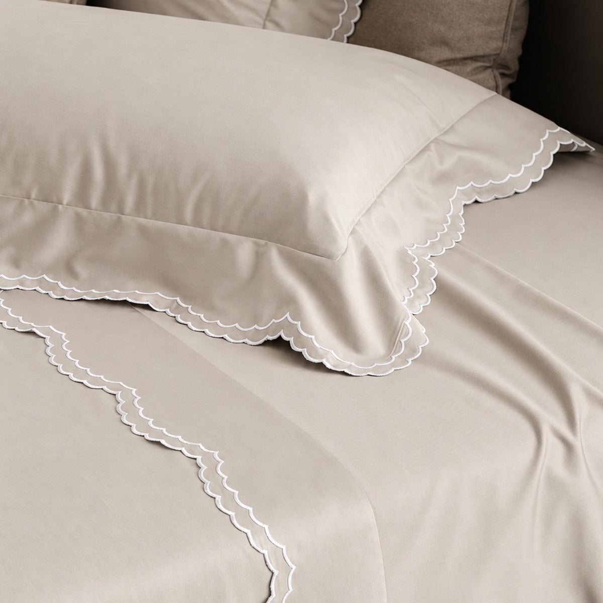 Parure Lenzuola Percalle Ricamato Hotellerie - MERLETTO Letto Moreali Tessile Casa Matrimoniale Deserto/Bianco