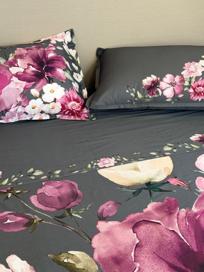 Parure Lenzuola Copriletto Raso 300TC FIORI SUL LETTO - VIOLA Letto Moreali Tessile Casa