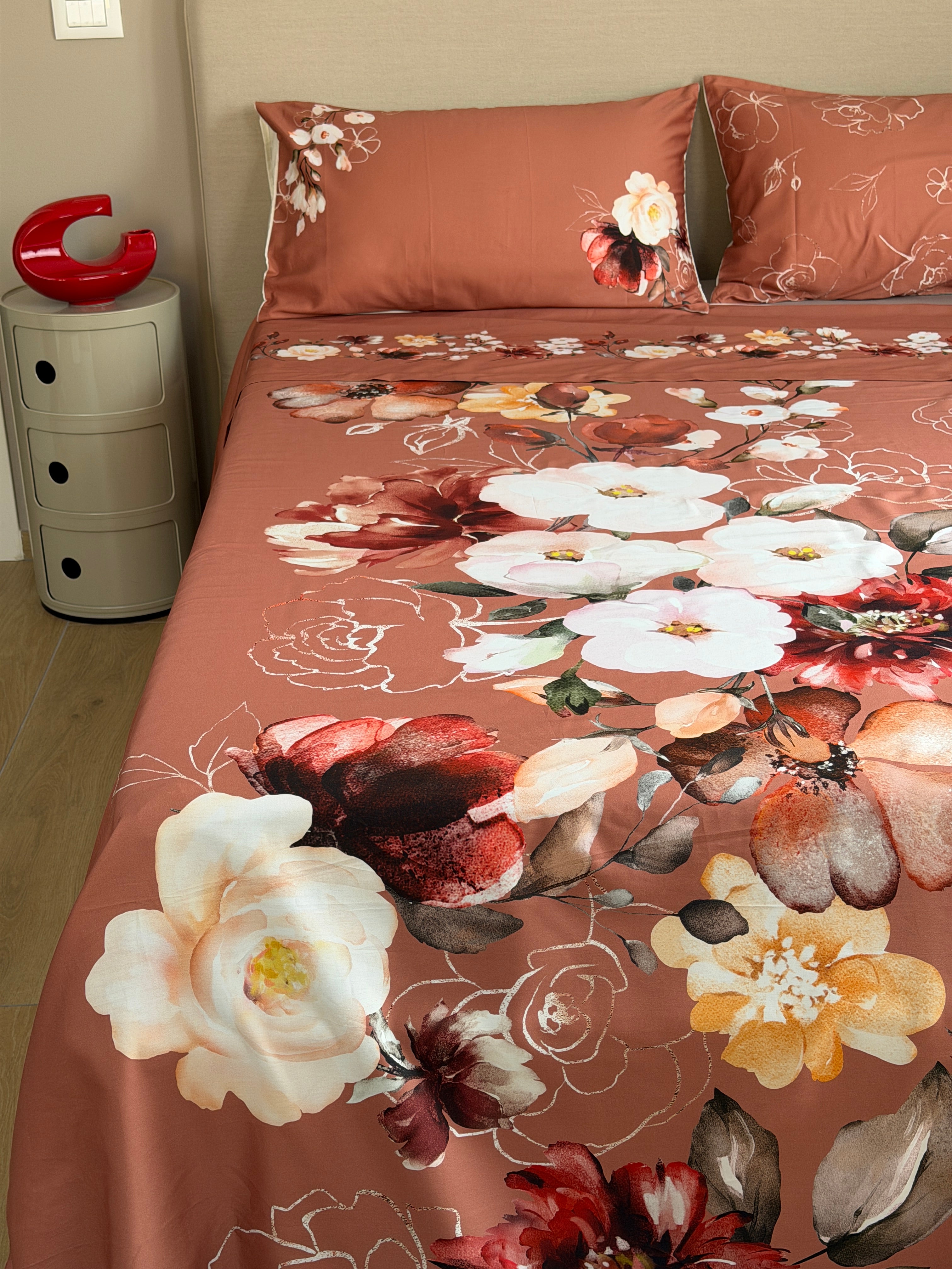 Parure Lenzuola Copriletto Raso 300TC FIORI SUL LETTO - VITTORIA Letto Moreali Tessile Casa